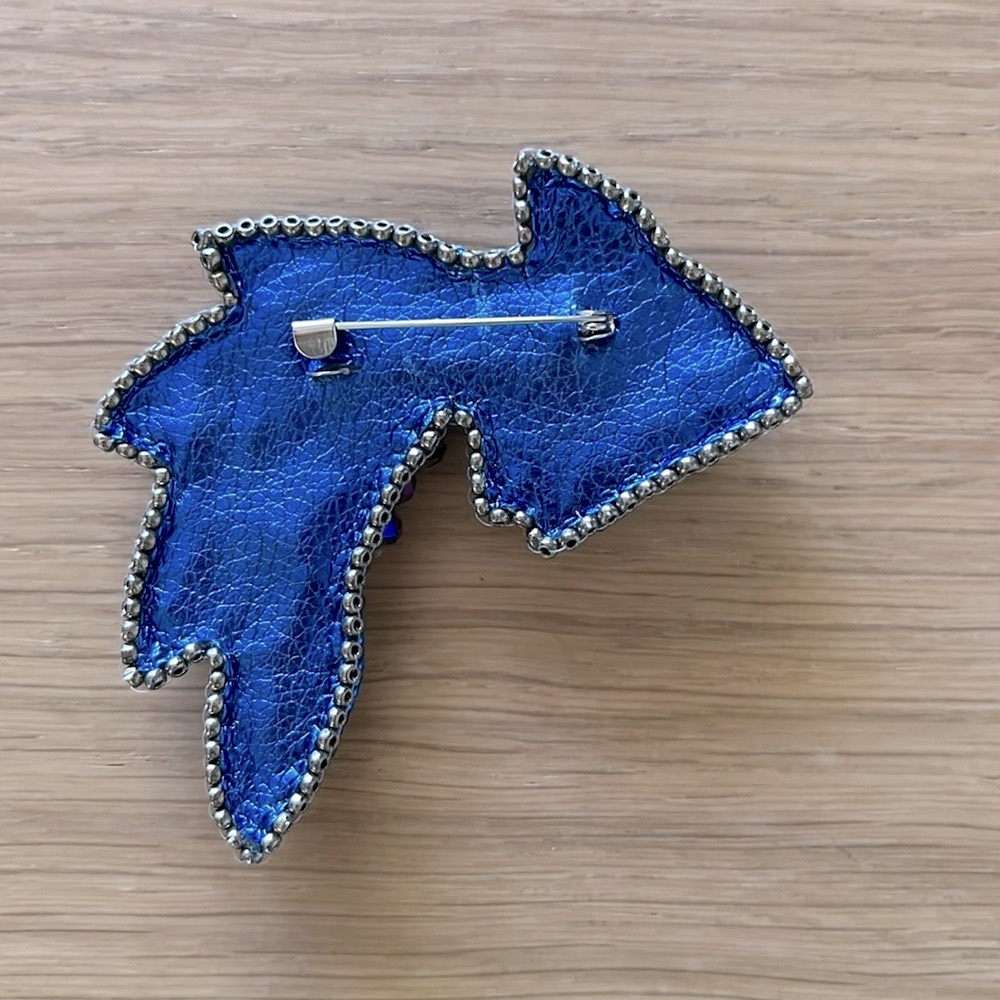 Handmade Brooch, blue beads and leather base, Fish - Picture 4 of 5